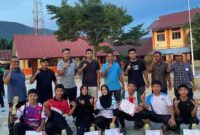 FOTO: Kontingen SMA N 1 Tapaktuan Berfoto Bersama Setelah Berhasil Mengukuhkan Diri Sebagai Juara Umum pada Ajang O2SN Jenjang SMA/SMK Tingkat Kabupaten Aceh Selatan Tahun 2026.